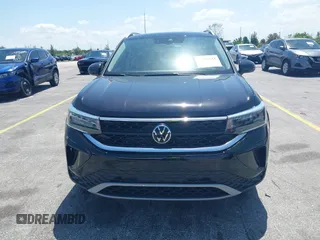 2024 Volkswagen Taos SE z VIN 3VVEX7B20RM047467, wystawiony jako IAAI lot #42290021 z przebiegiem 4 345 mil mil oraz . Historia ofert i sprzedaży dostępna na DreamBid. Obrazek 12.