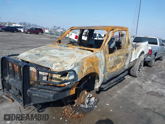 2000 Ford F-250 XL z VIN 1FTNX21F3YED70759, wystawiony jako IAAI lot #41571539 z przebiegiem Nie podano mil oraz . Historia ofert i sprzedaży dostępna na DreamBid. Obrazek 6.