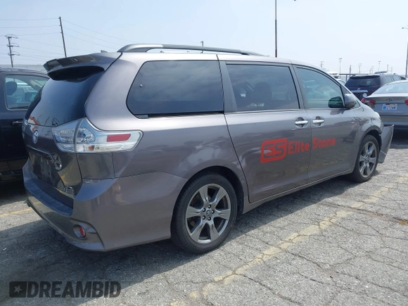 2019 Toyota Sienna SE z VIN 5TDXZ3DC2KS992085, wystawiony jako IAAI lot #42421397 z przebiegiem 93 947 mil mil oraz . Historia ofert i sprzedaży dostępna na DreamBid. Obrazek 4.