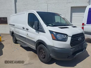 2019 Ford Transit z VIN 1FTYR1YG6KKA31664, wystawiony jako IAAI lot #42004855 z przebiegiem 132 828 mil mil oraz . Historia ofert i sprzedaży dostępna na DreamBid. Obrazek 1.