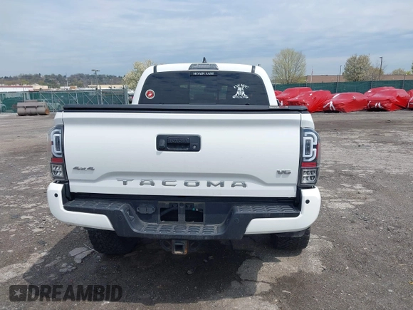 2018 Toyota Tacoma SR with VIN 3TMCZ5AN5JM125066, listed as a IAAI auction lot 41961168 with 88,497 mi miles. Bid and sale history available at carsss.com. Image 16.