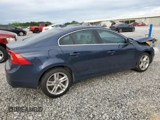 2015 Volvo S60 T5 Drive-E Platinum z VIN YV140MFD8F1313748, wystawiony jako Copart lot #57789415 z przebiegiem 144 185 mil mil oraz Szkoda całkowita • Salvage title. Historia ofert i sprzedaży dostępna na DreamBid. Obrazek 3.