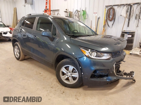 2022 Chevrolet Trax LT with VIN KL7CJPSM5NB561161, listed as a IAAI auction lot 41735792 with 12,136 mi miles. Bid and sale history available at carsss.com. Image 1.