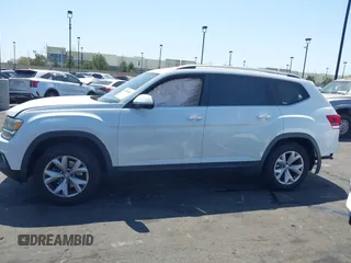 2018 Volkswagen Atlas SE with VIN 1V2DR2CA3JC580575, listed as a IAAI auction lot 41939880 with 66,526 mi miles and . Bid and sale history available at DreamBid. Image 15.