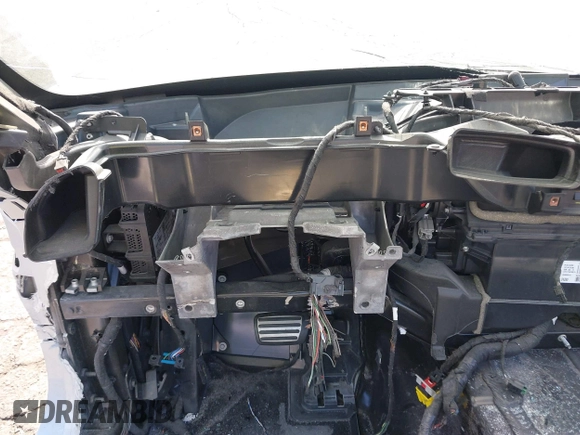 2017 Chevrolet Corvette 1LT with VIN 1G1YB2D72H5121877, listed as a IAAI auction lot 39965830 with Not provided miles and . Bid and sale history available at DreamBid. Image 7.
