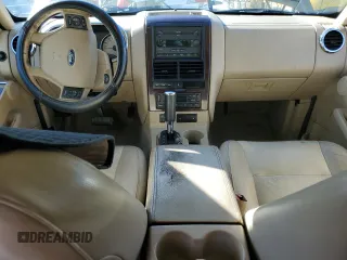 2006 Ford Explorer Limited z VIN 1FMEU65896UA41686, wystawiony jako Copart lot #86592444 z przebiegiem 209 316 mil mil oraz Szkoda całkowita • Salvage title. Historia ofert i sprzedaży dostępna na DreamBid. Obrazek 8.
