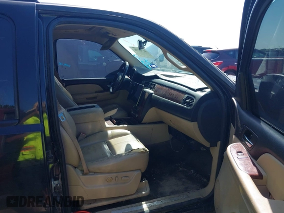 2007 Chevrolet Tahoe LT with VIN 1GNFK13057R278556, listed as a IAAI auction lot 42704704 with 314,650 mi miles and . Bid and sale history available at DreamBid. Image 5.
