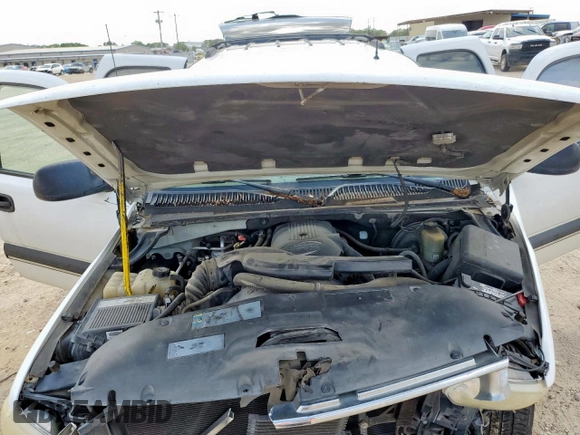 2002 Chevrolet Tahoe LS with VIN 1GNEC13Z32R200857, listed as a Copart auction lot 59812865 with 116,823 mi miles and Salvage title. Bid and sale history available at DreamBid. Image 12.