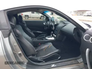 2006 Nissan 350Z Touring z VIN JN1AZ34D16M305097, wystawiony jako IAAI lot #42236936 z przebiegiem 183 291 mil mil oraz . Historia ofert i sprzedaży dostępna na DreamBid. Obrazek 5.