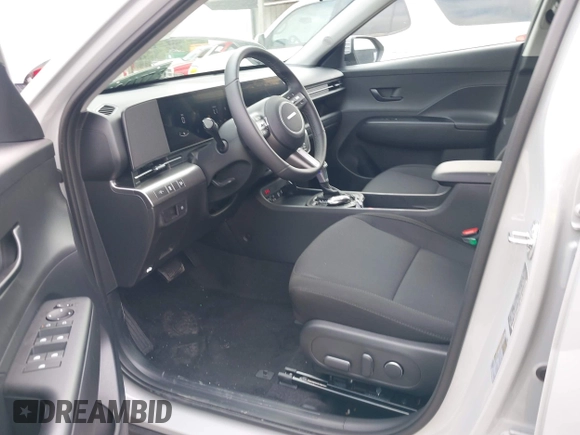2025 Hyundai Kona SEL with VIN KM8HBCAB7SU273670, listed as a IAAI auction lot 42030055 with 3,600 mi miles. Bid and sale history available at carsss.com. Image 5.