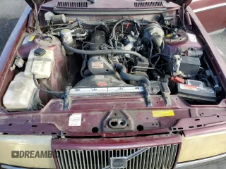 1993 Volvo 240 z VIN YV1AS8801P1487953, wystawiony jako Copart lot #77392634 z przebiegiem 270 844 mil mil oraz Szkody całkowita. Historia ofert i sprzedaży dostępna na DreamBid. Obrazek 11.