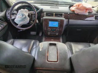 2011 GMC Yukon XL Denali z VIN 1GKS2MEF7BR367696, wystawiony jako Copart lot #51242205 z przebiegiem 172 519 mil mil oraz Szkody całkowita. Historia ofert i sprzedaży dostępna na DreamBid. Obrazek 8.