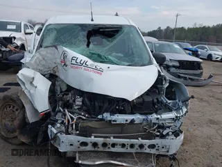 2022 Ford Transit Connect XL z VIN NM0LS7S71N1527716, wystawiony jako IAAI lot #41622930 z przebiegiem 65 838 mil mil oraz . Historia ofert i sprzedaży dostępna na DreamBid. Obrazek 6.