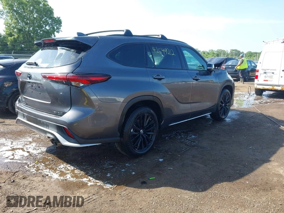 2024 Toyota Highlander LE with VIN 5TDKDRBH2RS568670, listed as a IAAI auction lot 42549212 with 10,600 mi miles and . Bid and sale history available at DreamBid. Image 4.