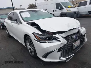 2019 Lexus ES 300h with VIN JTHB21B14K2029182, listed as a IAAI auction lot 42551839 with 100,580 mi miles and . Bid and sale history available at DreamBid. Image 1.