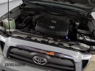 2005 Toyota Tacoma PreRunner with VIN 5TEJU62N25Z033013, listed as a Copart auction lot 71134685 with 306,285 mi miles and Clean title. Bid and sale history available at DreamBid. Image 13.