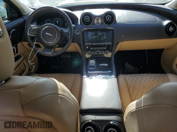 2016 Jaguar XJ Portfolio with VIN SAJWA2G72G8W00103, listed as a Copart auction lot 81347664 with 45,917 mi miles and Salvage title. Bid and sale history available at DreamBid. Image 8.