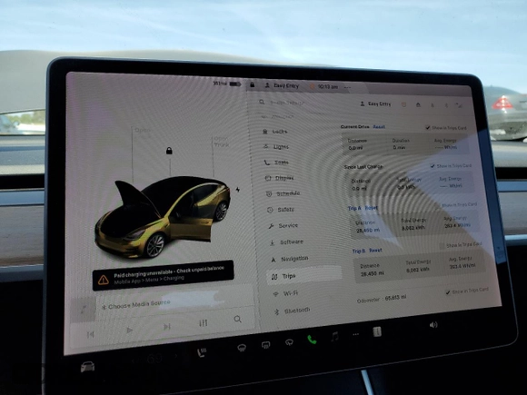 2018 Tesla Model 3 Long Range Battery z VIN 5YJ3E1EB0JF113044, wystawiony jako Copart lot #57056865 z przebiegiem 65 613 mil mil oraz Szkody całkowita. Historia ofert i sprzedaży dostępna na DreamBid. Obrazek 9.