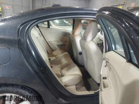2012 Volvo S60 T6 with VIN YV1902FHXC2055428, listed as a IAAI auction lot 41978951 with 136,146 mi miles. Bid and sale history available at carsss.com. Image 8.