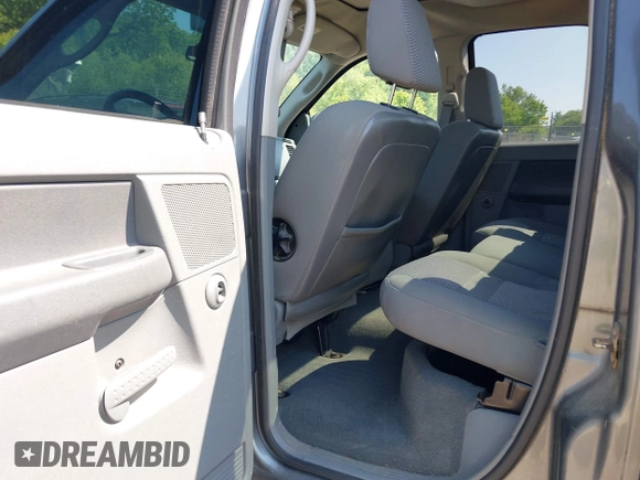 2006 Dodge 1500 SLT z VIN 1D7HU18246J168221, wystawiony jako IAAI lot #42462325 z przebiegiem 195 754 mil mil oraz . Historia ofert i sprzedaży dostępna na DreamBid. Obrazek 8.