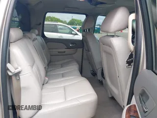 2007 Chevrolet Avalanche 3LT z VIN 3GNEC120X7G268177, wystawiony jako IAAI lot #42287255 z przebiegiem 278 531 mil mil oraz . Historia ofert i sprzedaży dostępna na DreamBid. Obrazek 8.