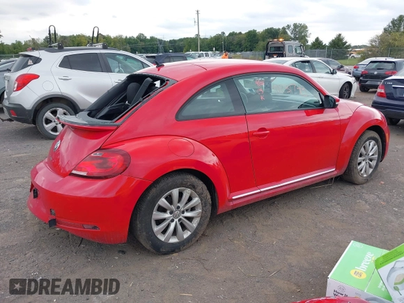 2019 Volkswagen Beetle S с VIN 3VWFD7AT0KM720833, выставлен на аукционе IAAI как лот 40231743 с пробегом 38 227 миль миль и . История ставок и продаж доступна на DreamBid. Изображение 4.