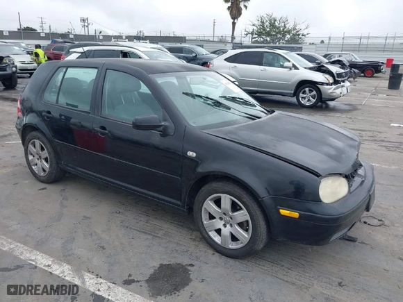 2005 Volkswagen Golf GL with VIN 9BWFL61J354014217, listed as a IAAI auction lot 41526911 with 137,805 mi miles. Bid and sale history available at carsss.com. Image 1.