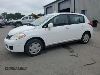 2009 Nissan Versa S с VIN 3N1BC13E89L480854, выставлен на аукционе Copart как лот 61160245 с пробегом 45 626 миль миль и Списание • Salvage title. История ставок и продаж доступна на DreamBid. Изображение 1.