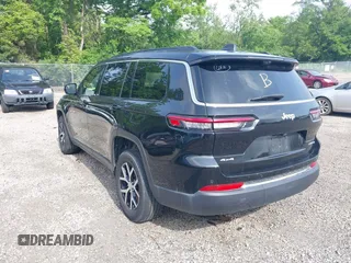 2024 Jeep Grand Cherokee Limited z VIN 1C4RJKBG5R8560752, wystawiony jako IAAI lot #42351090 z przebiegiem 28 740 mil mil oraz . Historia ofert i sprzedaży dostępna na DreamBid. Obrazek 3.