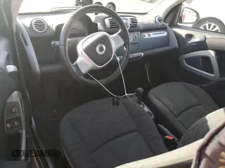 2013 Smart fortwo Passion z VIN WMEEJ9AA6DK725631, wystawiony jako Copart lot #85617364 z przebiegiem Nie podano mil oraz Tytuł czysty. Historia ofert i sprzedaży dostępna na DreamBid. Obrazek 8.