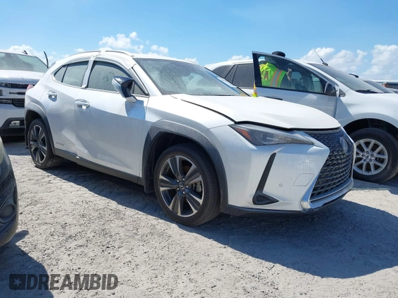 2021 Lexus UX with VIN JTHP9JBH4M2044900, listed as a IAAI auction lot 40543882 with 1 mi miles. Bid and sale history available at carsss.com. Image 1.
