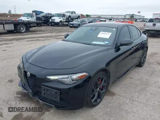 2020 Alfa Romeo Giulia z VIN ZARFAMAN9L7637186, wystawiony jako IAAI lot #41947571 z przebiegiem 37 491 mil mil oraz . Historia ofert i sprzedaży dostępna na DreamBid. Obrazek 2.