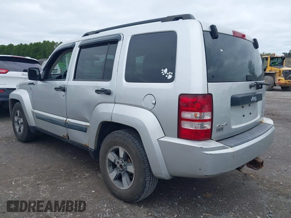 2008 Jeep Liberty Sport z VIN 1J8GN28KX8W247173, wystawiony jako IAAI lot #42259760 z przebiegiem 216 848 mil mil oraz . Historia ofert i sprzedaży dostępna na DreamBid. Obrazek 3.