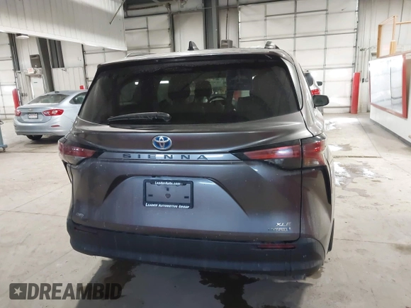2021 Toyota Sienna XLE with VIN 5TDYSKFC4MS031961, listed as a IAAI auction lot 41601788 with 56,640 mi miles. Bid and sale history available at carsss.com. Image 16.