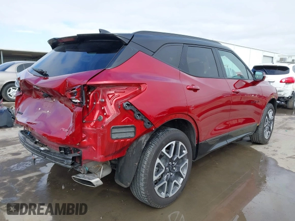 2024 Chevrolet Blazer RS z VIN 3GNKBERS5RS184241, wystawiony jako IAAI lot #41408120 z przebiegiem 11 857 mil mil oraz . Historia ofert i sprzedaży dostępna na DreamBid. Obrazek 4.