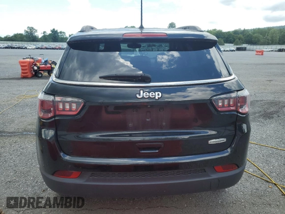 2018 Jeep Compass Latitude with VIN 3C4NJCBB5JT495075, listed as a Copart auction lot 61853665 with 55,622 mi miles and Salvage title. Bid and sale history available at DreamBid. Image 6.