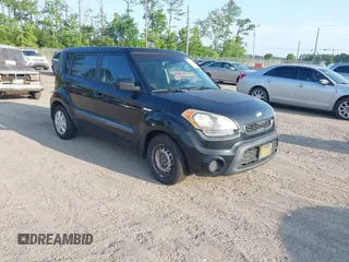 2013 Kia Soul with VIN KNDJT2A58D7591449, listed as a IAAI auction lot 42236932 with 104,012 mi miles and . Bid and sale history available at DreamBid. Image 1.