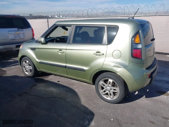 2011 Kia Soul ! with VIN KNDJT2A28B7344175, listed as a IAAI auction lot 41894867 with 198,276 mi miles. Bid and sale history available at carsss.com. Image 3.