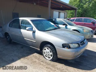 1999 Nissan Altima XE with VIN 1N4DL01D5XC124936, listed as a IAAI auction lot 42031611 with 140,519 mi miles. Bid and sale history available at carsss.com. Image 1.