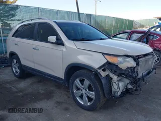 2012 Kia Sorento EX with VIN 5XYKU4A28CG190097, listed as a IAAI auction lot 41457866 with 173,181 mi miles. Bid and sale history available at carsss.com. Image 1.