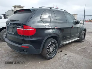 2010 BMW X5 30i z VIN 5UXFE4C5XAL385267, wystawiony jako IAAI lot #42252663 z przebiegiem 150 000 mil mil oraz . Historia ofert i sprzedaży dostępna na DreamBid. Obrazek 4.
