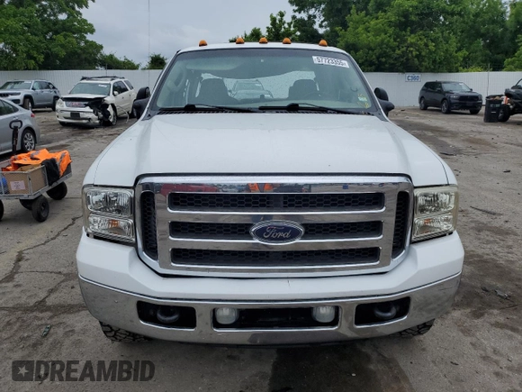 2005 Ford F-250 XL с VIN 1FTSW21PX5EC66926, выставлен на аукционе Copart как лот 57723355 с пробегом 286 827 миль миль и Списание • Salvage title. История ставок и продаж доступна на DreamBid. Изображение 5.