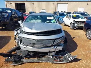 2019 Chevrolet Impala LT z VIN 2G11Z5SA1K9142520, wystawiony jako IAAI lot #41867647 z przebiegiem 123 150 mil mil oraz . Historia ofert i sprzedaży dostępna na DreamBid. Obrazek 12.