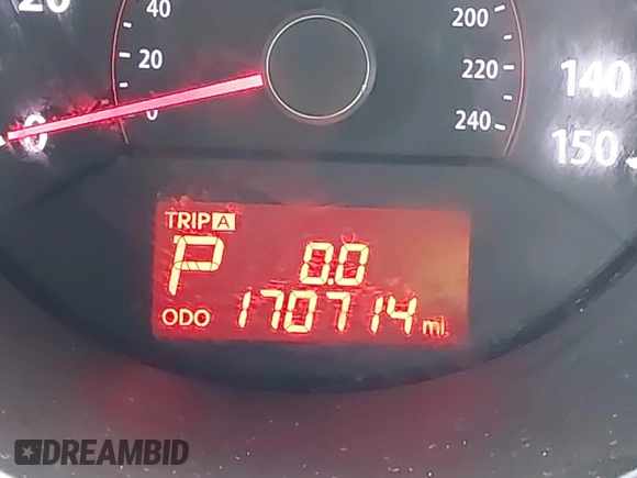 2013 Kia Sorento LX with VIN 5XYKTDA26DG338980, listed as a IAAI auction lot 41270994 with 170,714 mi miles. Bid and sale history available at carsss.com. Image 15.