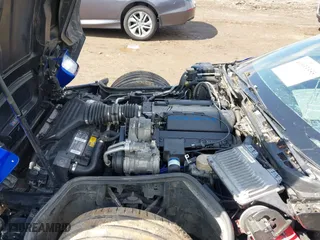 1994 Chevrolet Corvette with VIN 1G1YY32P3R5122058, listed as a IAAI auction lot 41933355 with 132,080 mi miles. Bid and sale history available at carsss.com. Image 10.