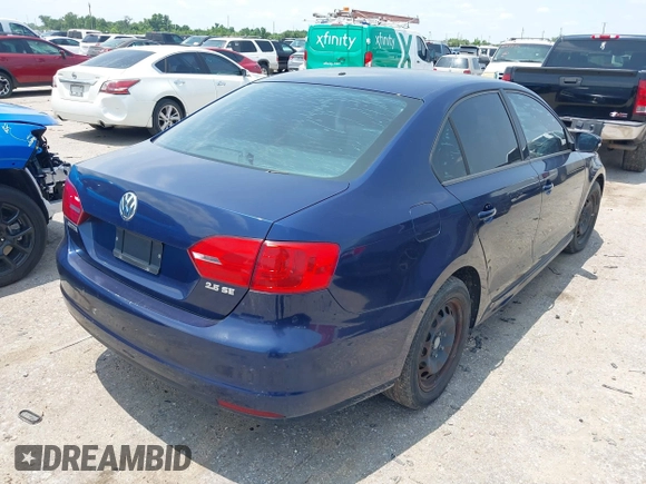 2011 Volkswagen Jetta SE с VIN 3VWDZ7AJ9BM325296, выставлен на аукционе IAAI как лот 42396817 с пробегом Не указан миль и . История ставок и продаж доступна на DreamBid. Изображение 4.