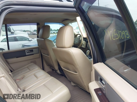 2013 Ford Expedition XLT с VIN 1FMJU1J54DEF31876, выставлен на аукционе IAAI как лот 42512937 с пробегом 240 046 миль миль и . История ставок и продаж доступна на DreamBid. Изображение 8.
