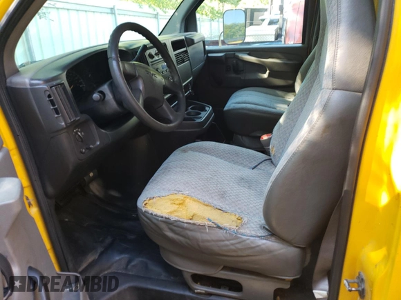 2003 GMC Savana Commercial C6Y SRW with VIN 1GDHG31U931902268, listed as a Copart auction lot 64520103 with Not Provided miles and Salvage Title. Bid and sale history available at carsss.com. Image 7.