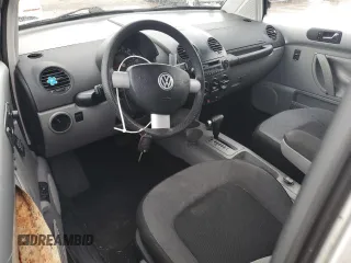 2000 Volkswagen Beetle GLS z VIN 3VWCD21C2YM409242, wystawiony jako Copart lot #46658435 z przebiegiem 90 038 mil mil oraz Szkoda całkowita • Salvage title. Historia ofert i sprzedaży dostępna na DreamBid. Obrazek 8.