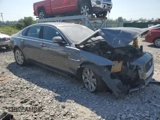 2016 Jaguar XF 35t Premium with VIN SAJBD4BVXGCY09237, listed as a Copart auction lot 71939444 with 0 mi miles and Salvage Title. Bid and sale history available at carsss.com. Image 4.